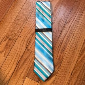 NWT VanHeusen Tie